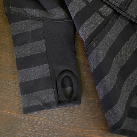 Lululemon Stride Jacket Black Grey Macro Stripe Full Zip Activewear Jacket, Sz 6 - Picture 3 of 6